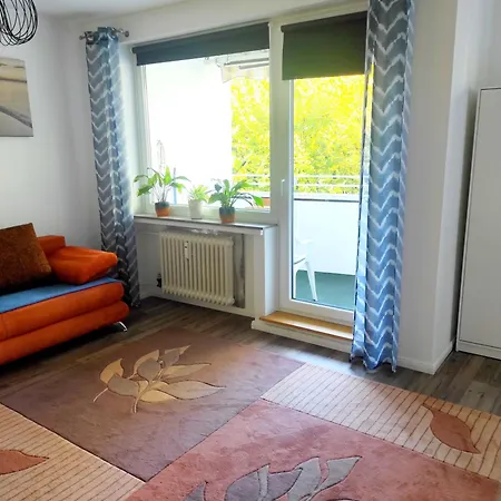 Апартаменти Schoene Und Gemuetliche *